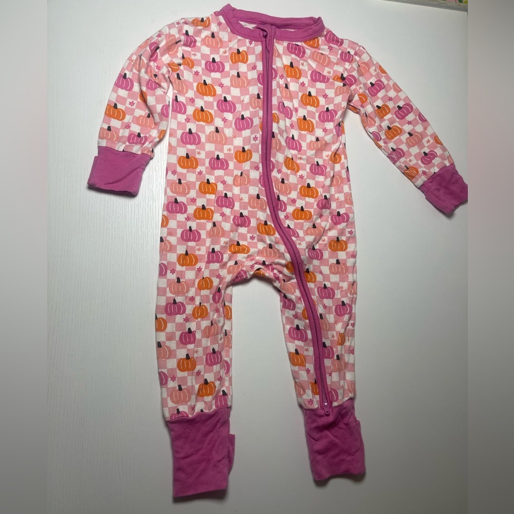 Spearmint LOVE pumpkin convertible footie